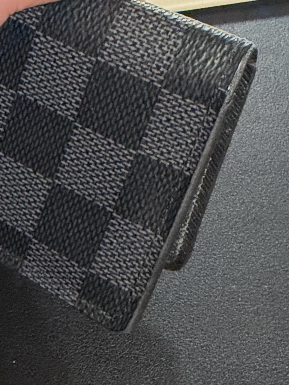 Louis Vuitton Damier Graphite Unisex Wallet - Picture 12 of 12